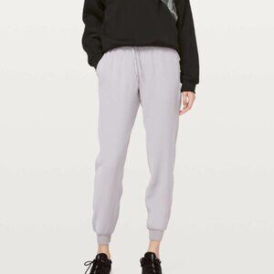 Women Lululemon On The Fly Jogger Medium Rise Athletic Silverscreen Size 10